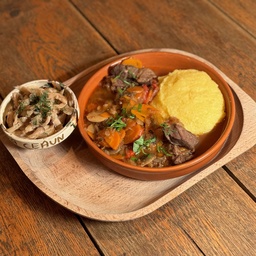 [TOCANA OAIE] Mutton stew, polenta and pickled mushrooms 300/150g